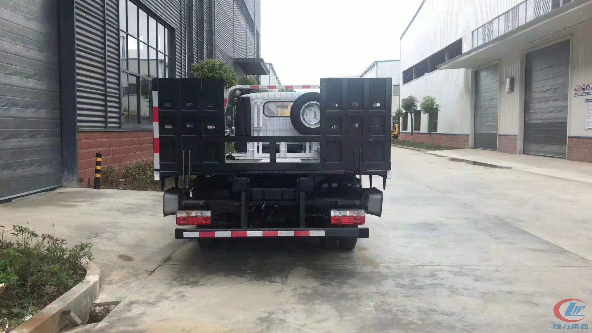 湖北bg大游东风凯普特一拖二清障车侧面图