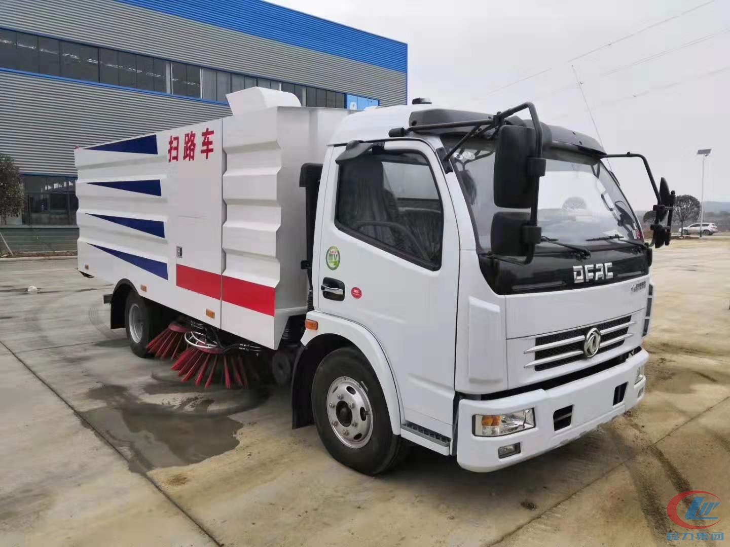 bg大游东风多利卡D7扫路车