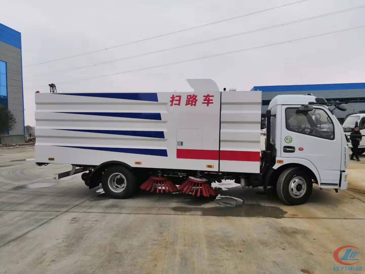 bg大游东风多利卡D7扫路车侧面图
