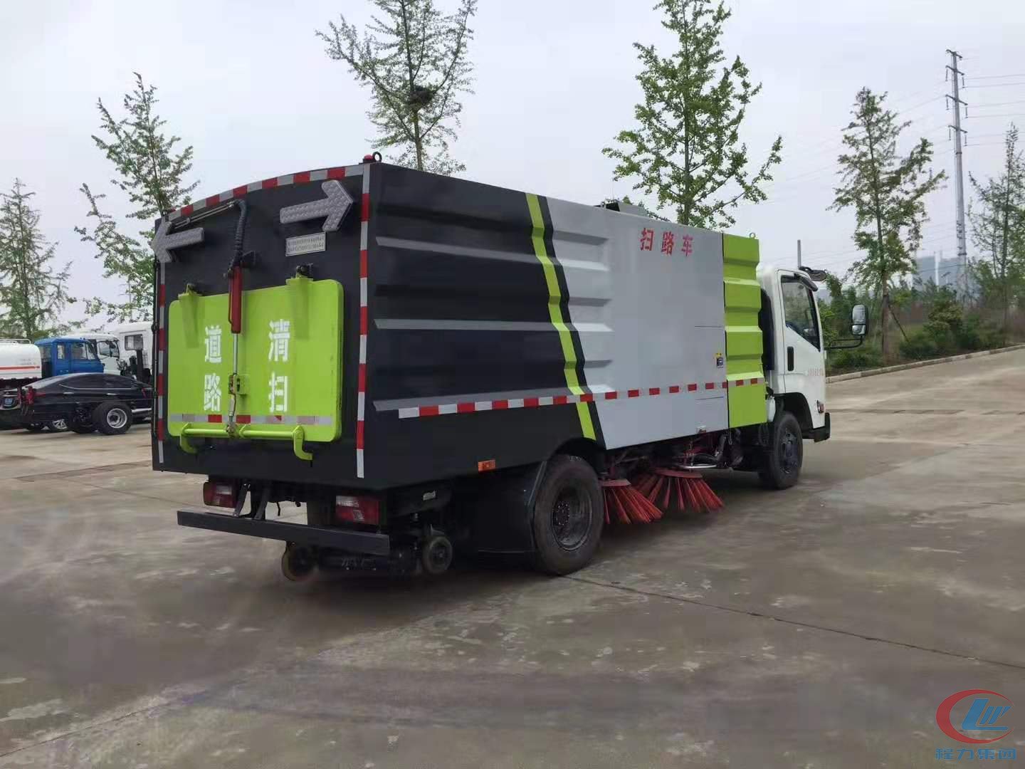 bg大游江铃扫路车