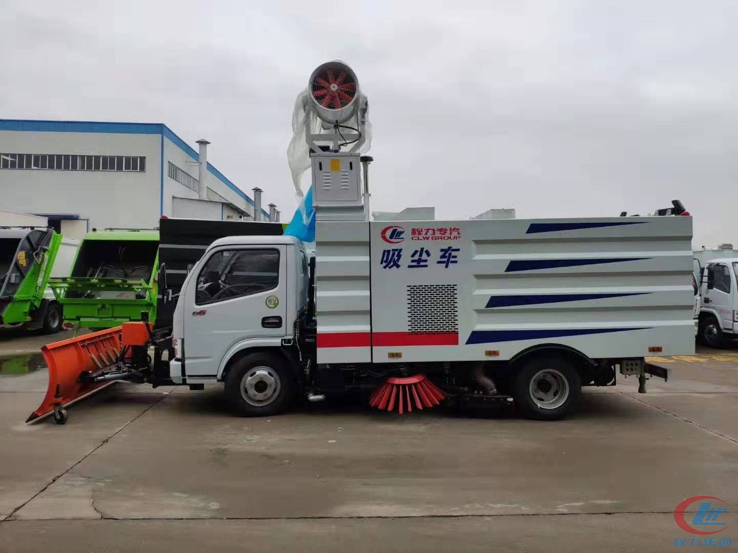 小多利卡D6吸尘车加扫刷，加除雪车，加雾炮