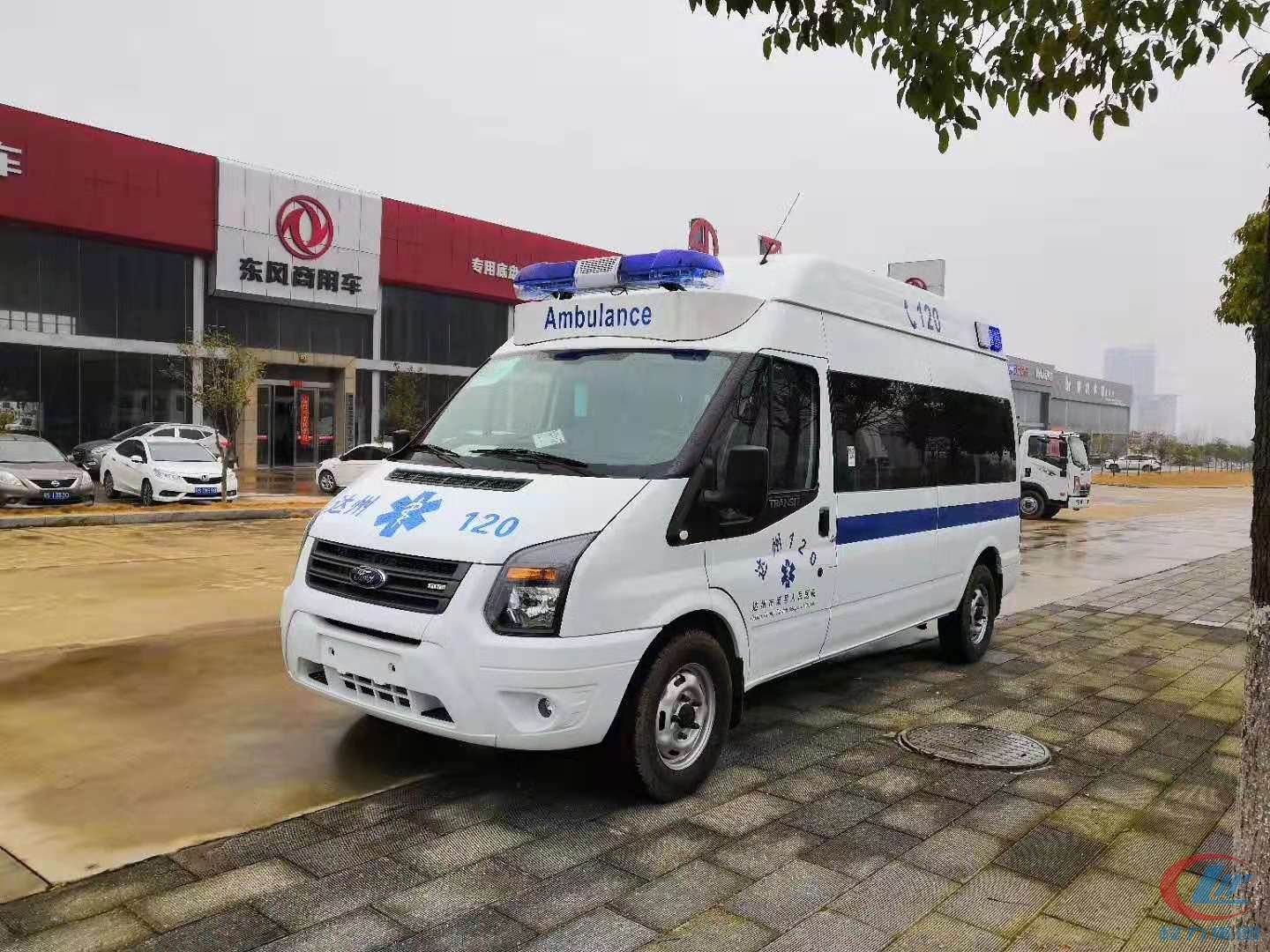 湖北bg大游福特V348高顶监护型救护车侧面图